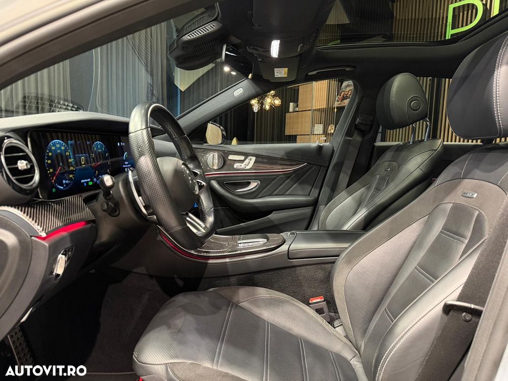 Mercedes-Benz E - 33