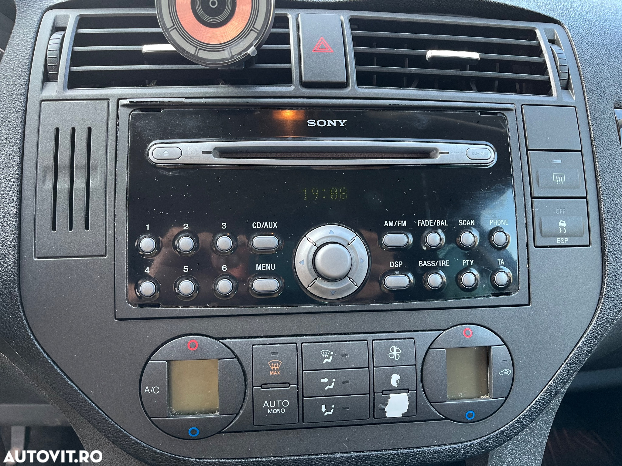 Ford C-Max - 11
