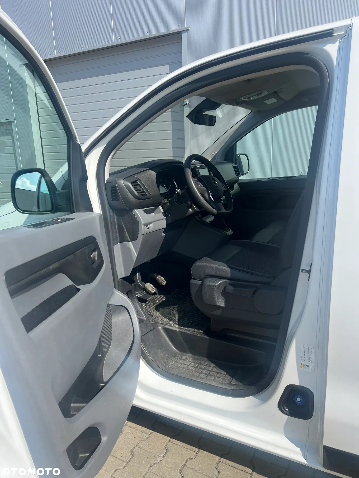 Opel Vivaro - 8