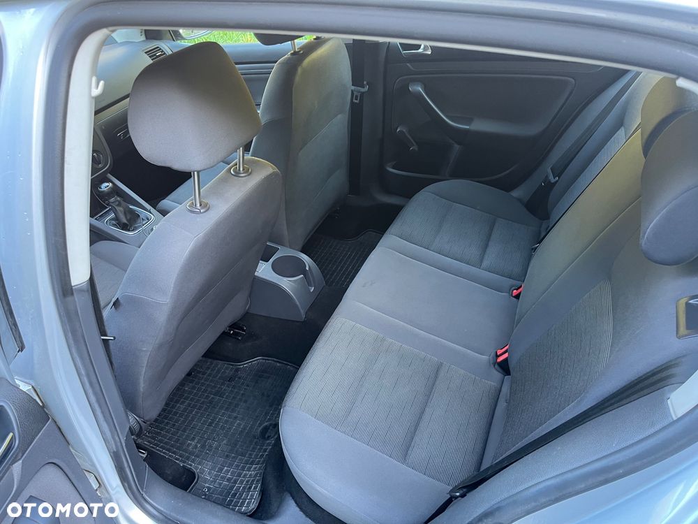Volkswagen Golf - 10
