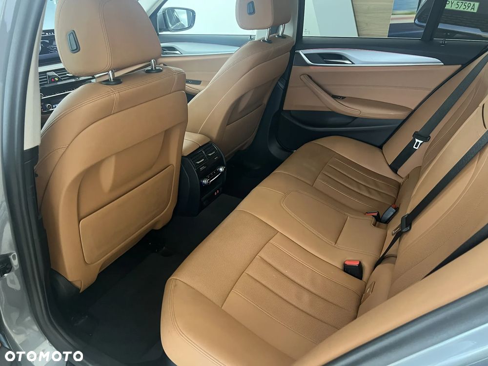BMW Seria 5 520d mHEV - 11