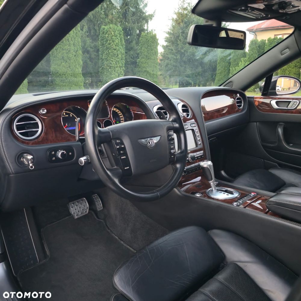 Bentley Flying Spur - 22