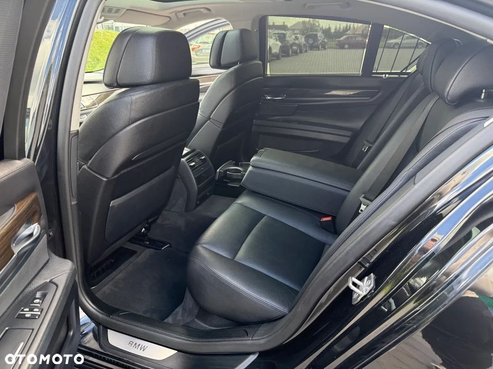 BMW Seria 7 730d - 23