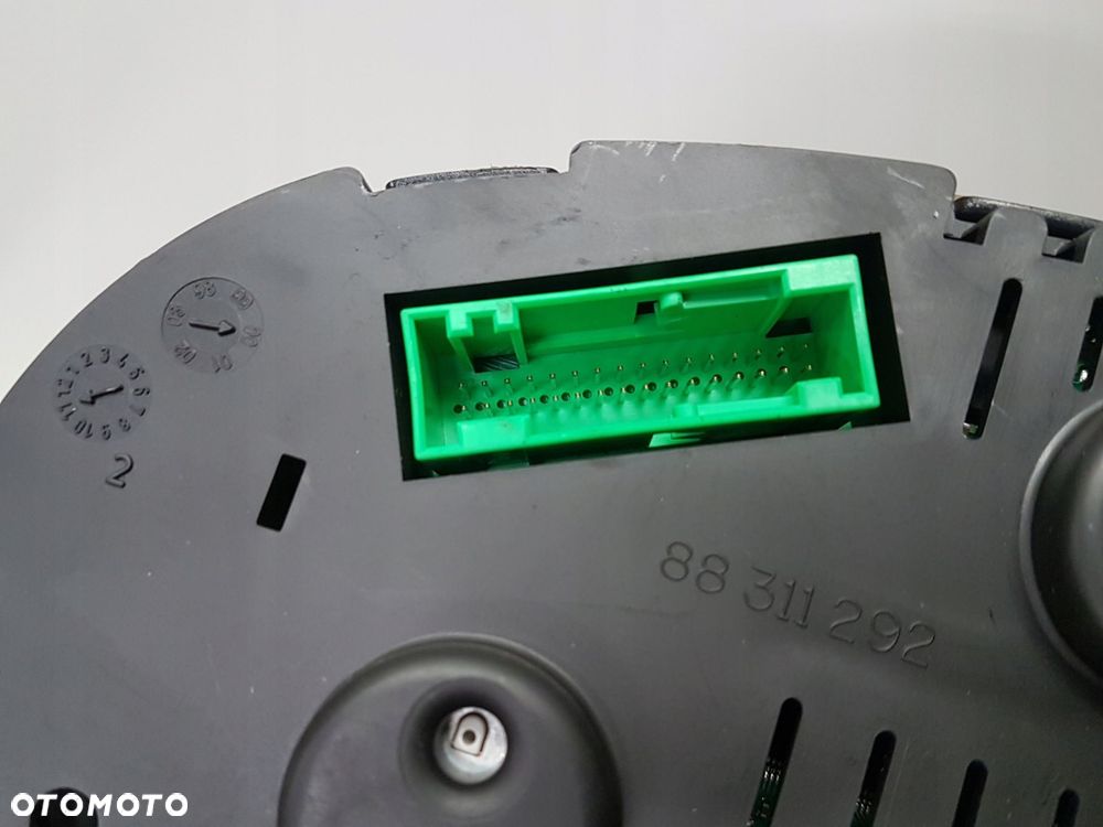 LEON I TOLEDO LICZNIK ZEGARY W01M0920801 225tyś.km - 12