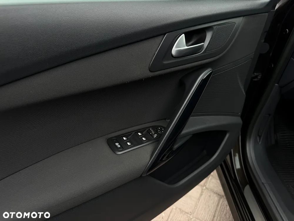 Peugeot 508 1.6 T Allure - 23