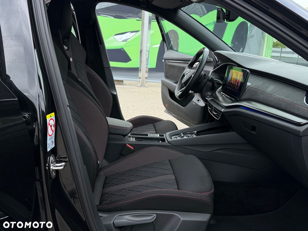 Skoda Octavia 2.0 TDI DSG RS - 32