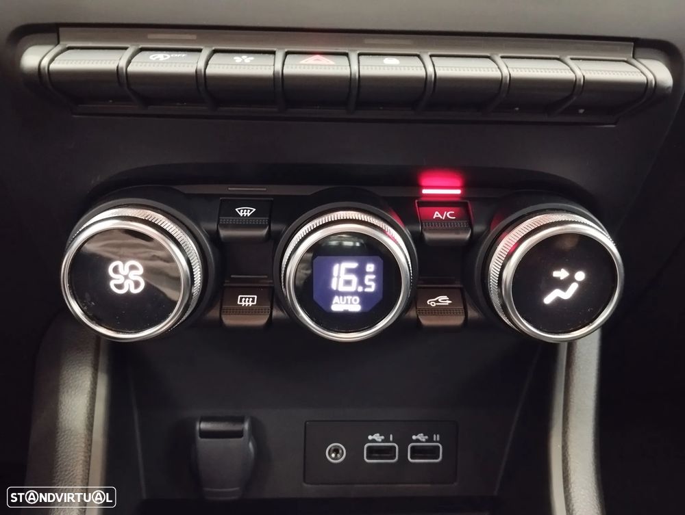 Renault Captur 1.0 TCe Techno Bi-Fuel - 38
