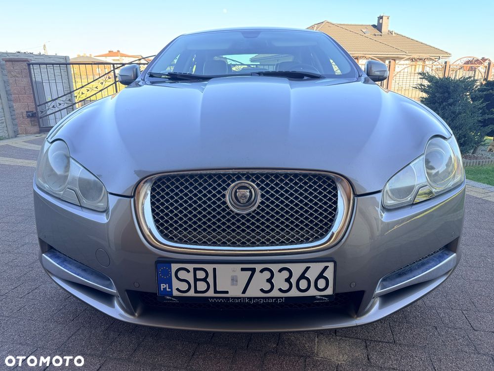 Jaguar XF 2.7 V6 Premium Luxury - 7