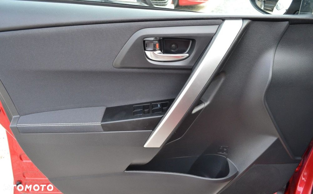 Toyota Auris 1.33 VVT-i Terra - 25