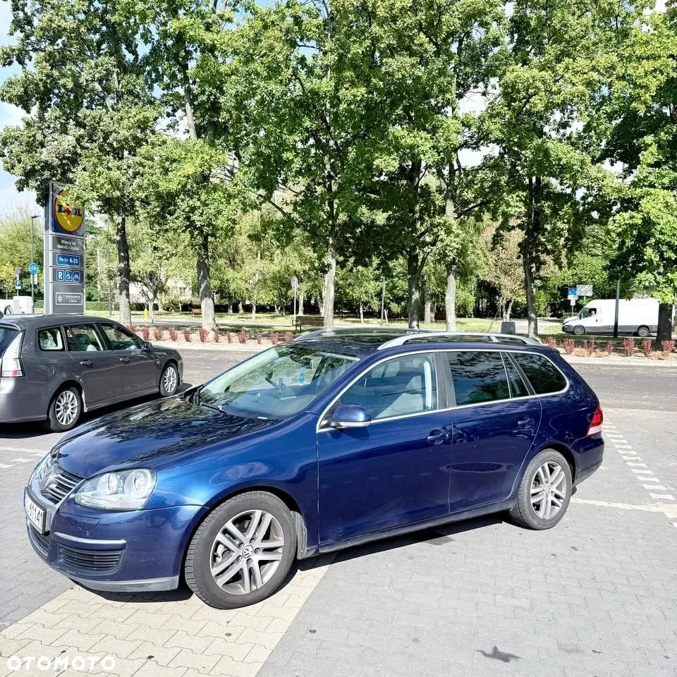 Volkswagen Golf - 1