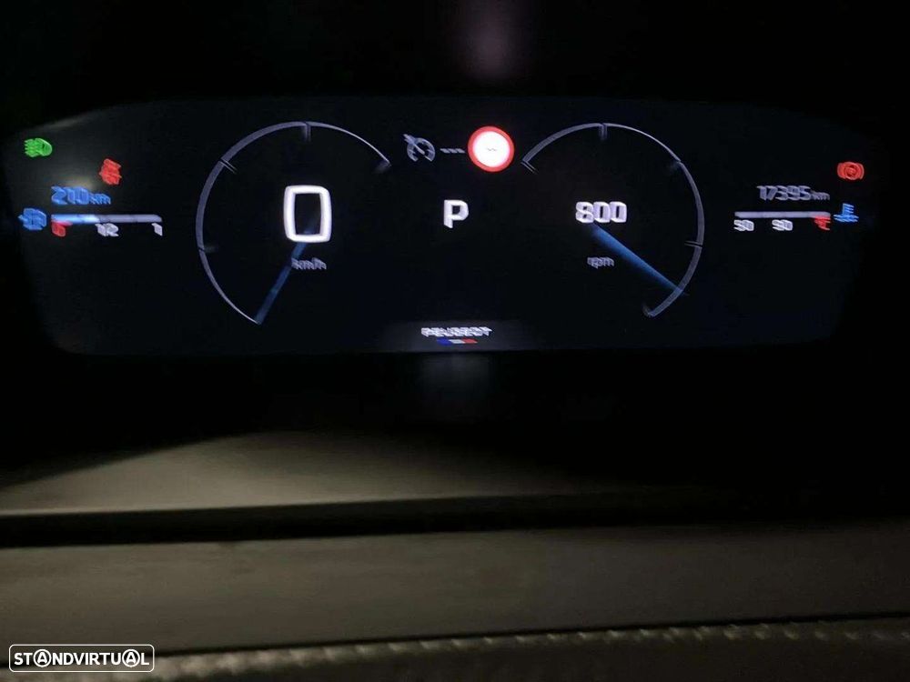 Peugeot 2008 1.2 PureTech Allure EAT8 - 11