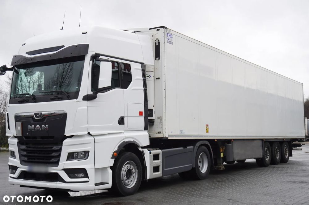 Schmitz Cargobull Naczepa chłodnicza Schmitz / Carrier Vector 1550 - 10