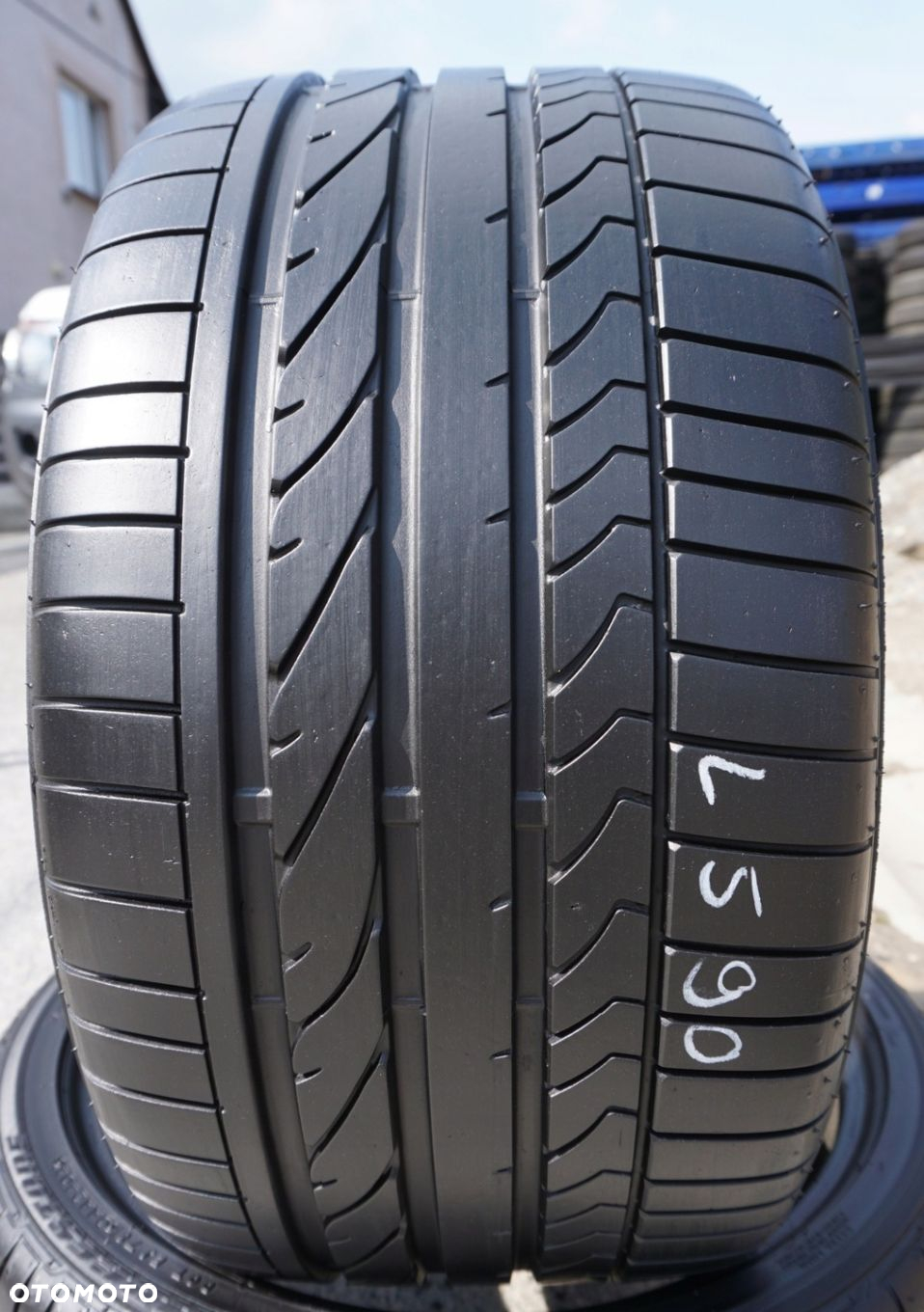Bridgestone Potenza RE050A 285/30R19 98Y L590 - 4