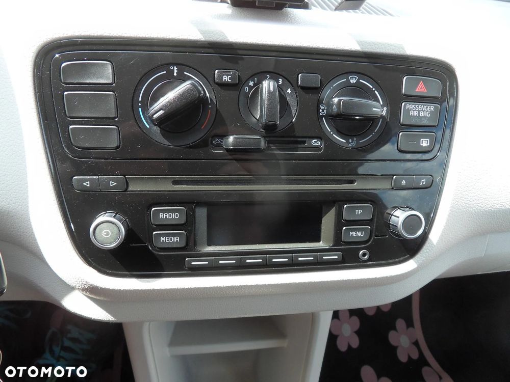 Volkswagen up! take - 17
