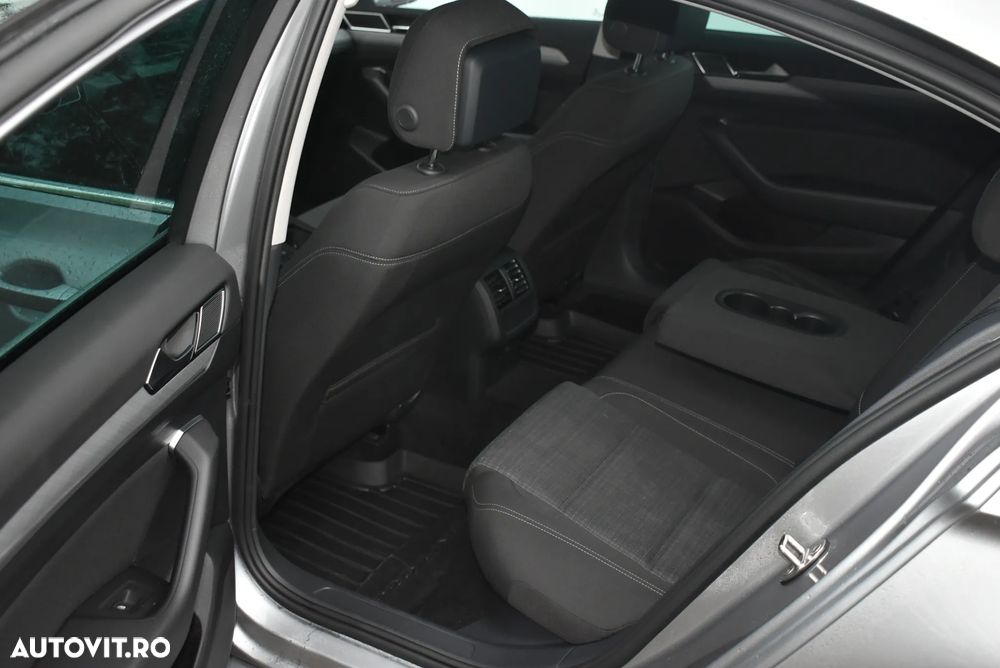 Volkswagen Passat 2.0 TDI DSG Comfortline - 10