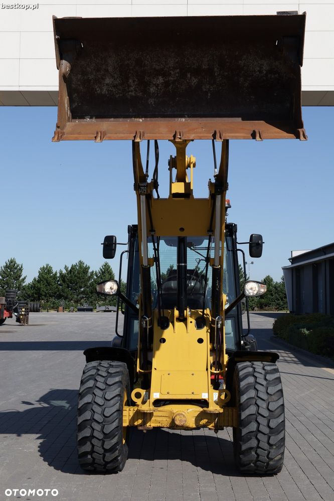 Caterpillar CAT 906M - 19