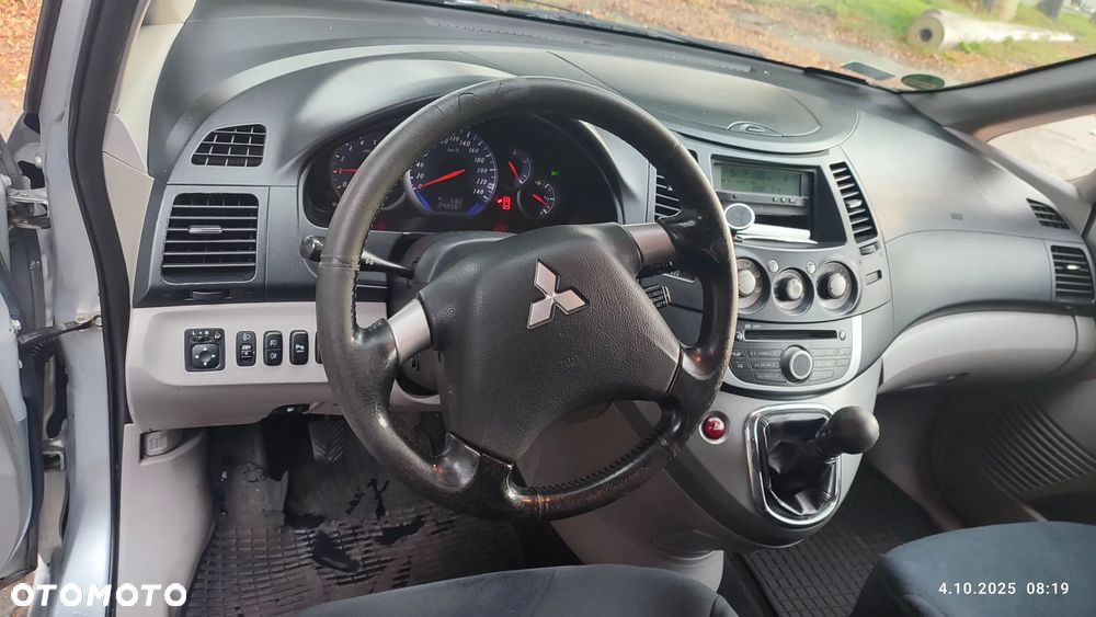 Mitsubishi Grandis 2.0 DID Intense - 4