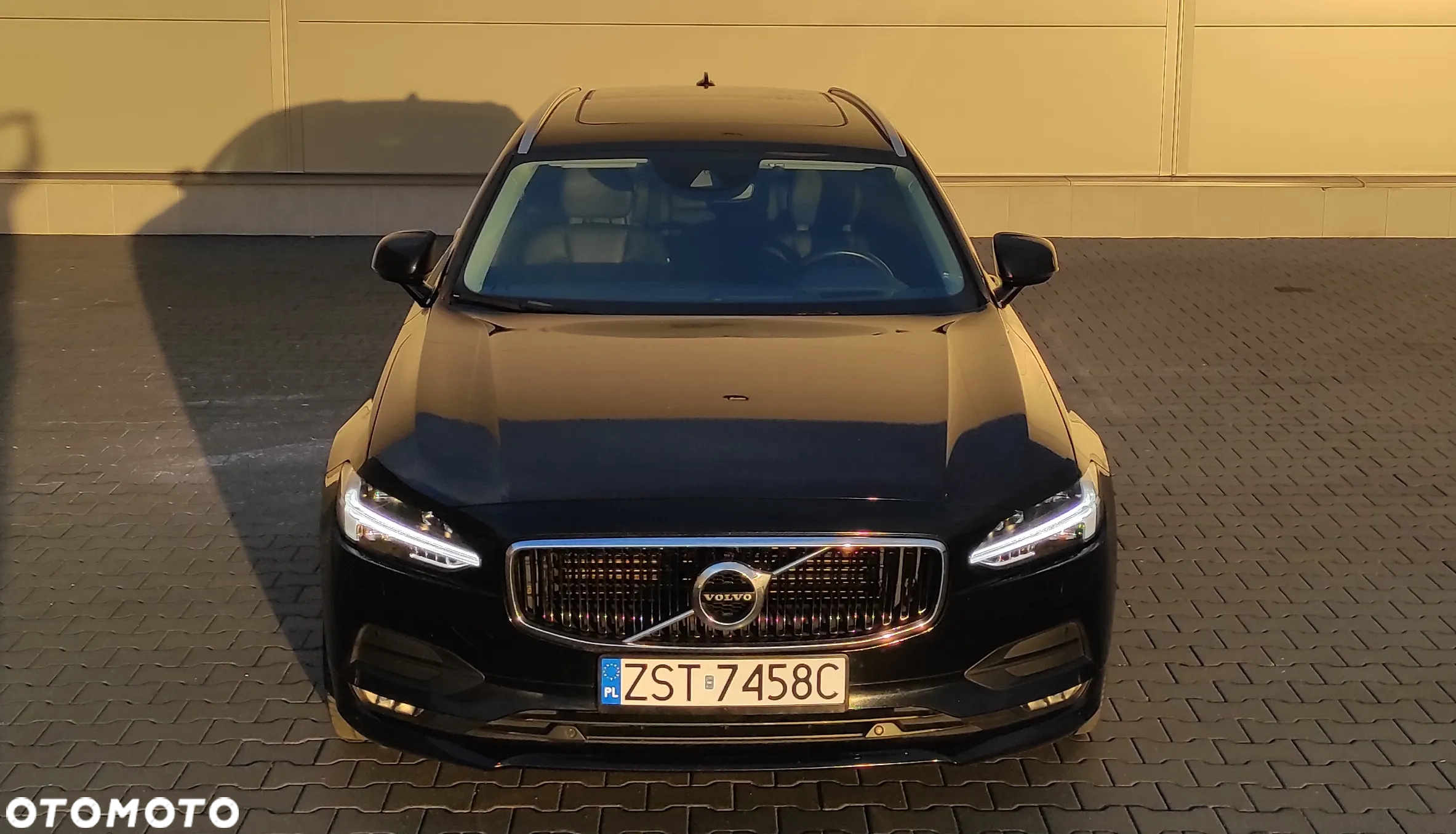 Volvo V90 D4 Momentum - 40