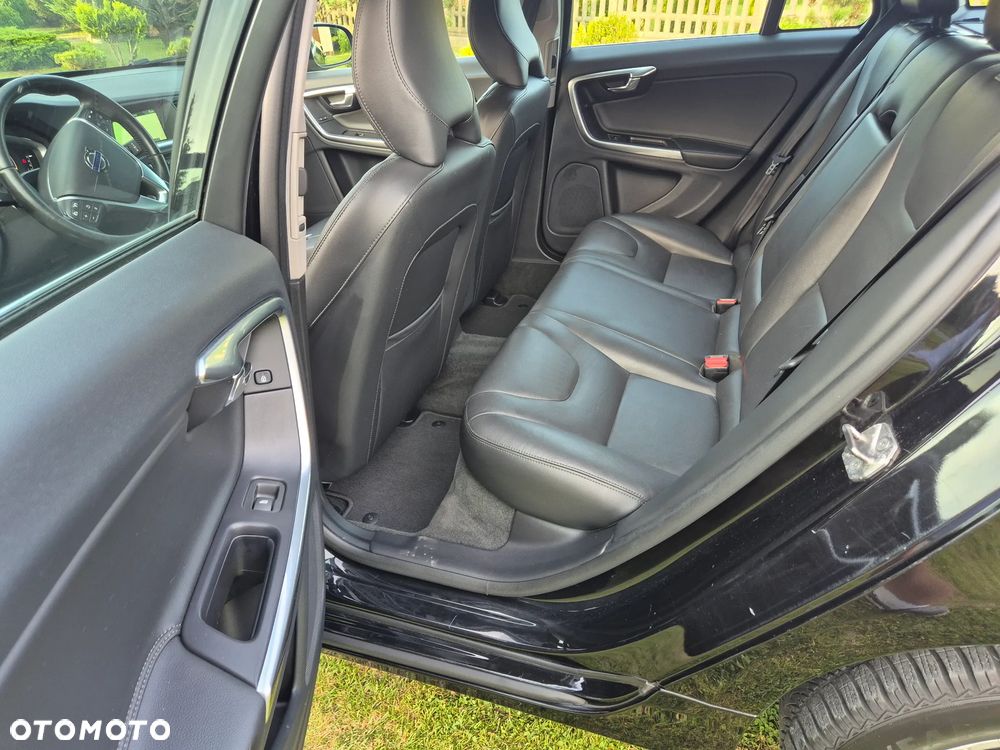 Volvo V60 D4 AWD Momentum - 24