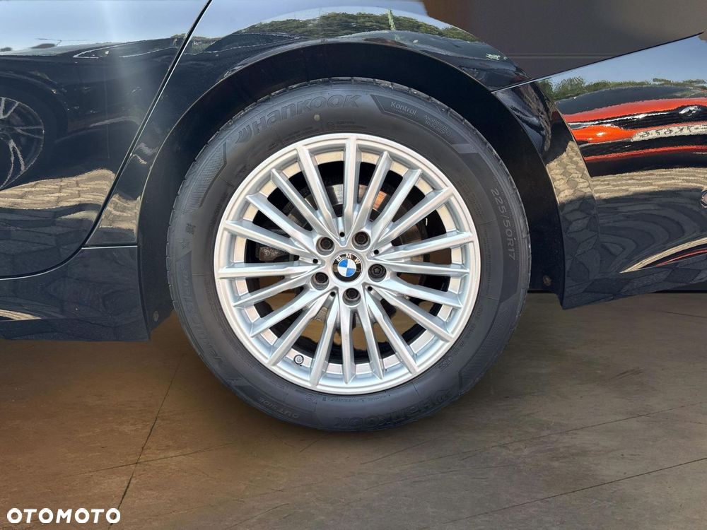 BMW Seria 3 320i Sport Line - 18