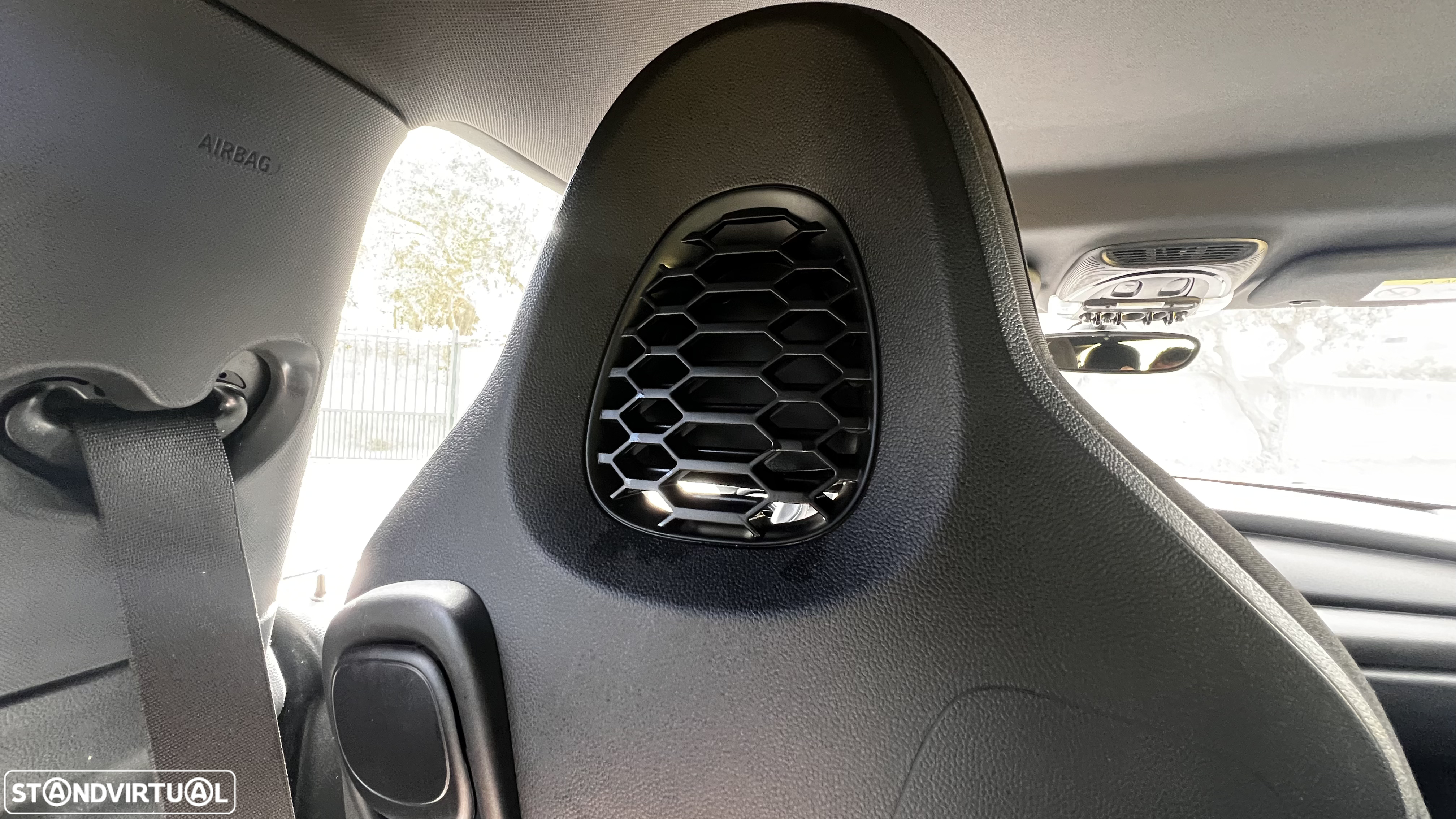 MINI 3 Portas One D - 37