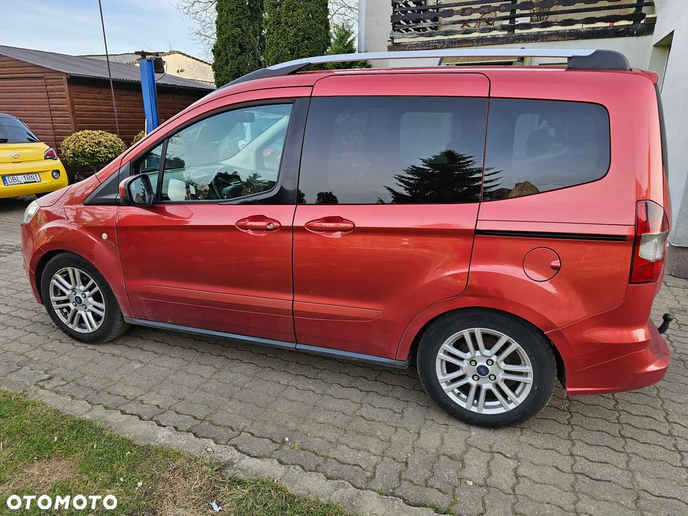 Ford Tourneo Courier 1.5 TDCi Titanium - 2