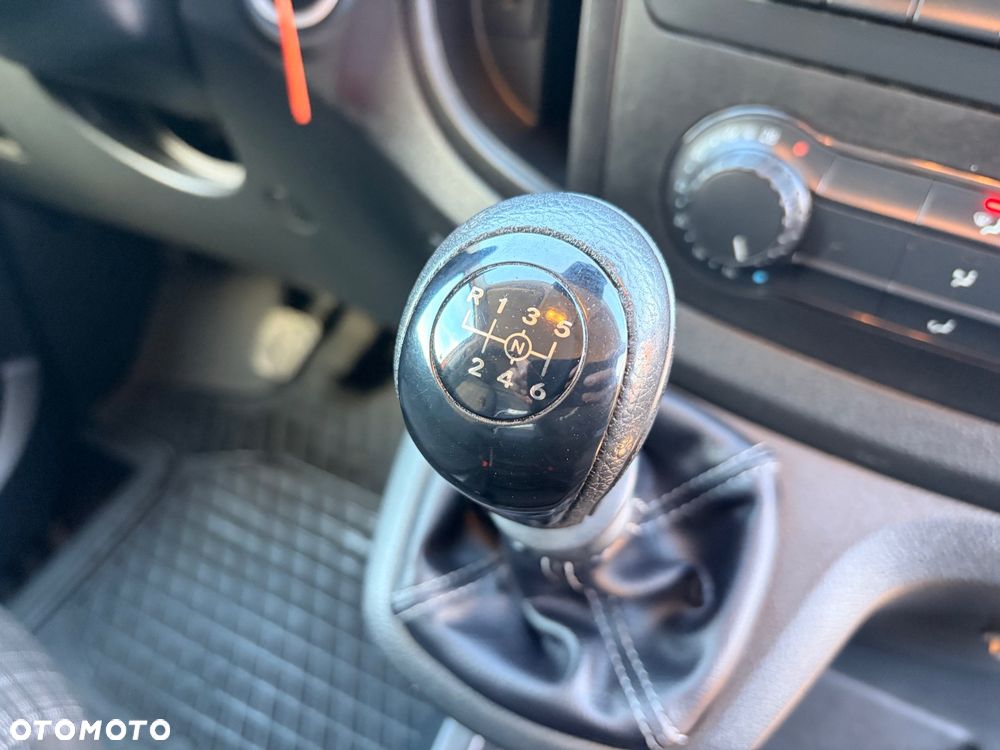 Mercedes-Benz Vito - 28