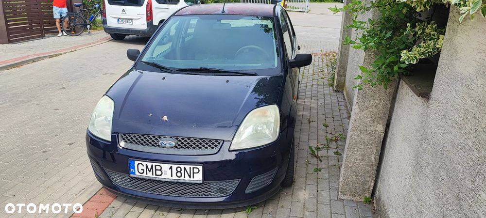 Ford Fiesta 1.3 Ambiente - 1