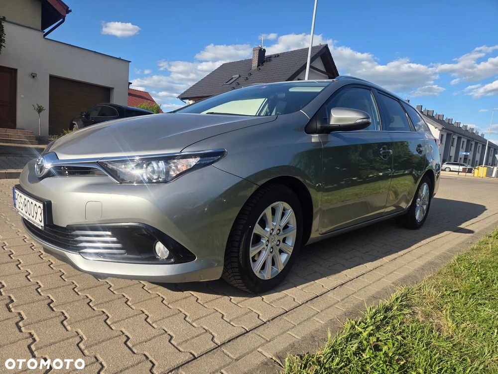 Toyota Auris 1.6 D-4D Dynamic - 2