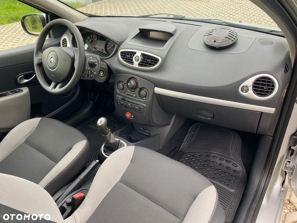 Renault Clio - 16