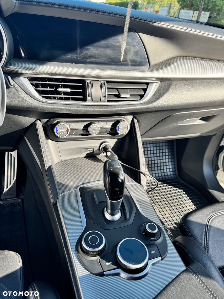 Alfa Romeo Stelvio 2.0 Turbo TI Q4 - 11