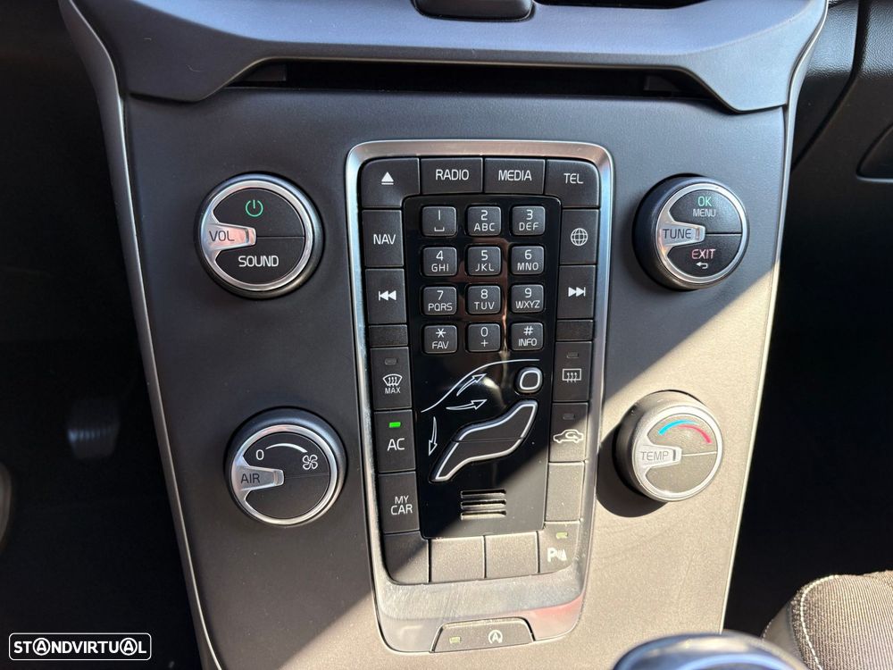 Volvo V40 2.0 D2 Inscription - 30