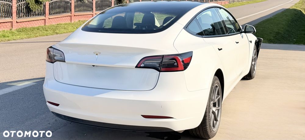 Tesla Model 3 Standard Reichweite Plus Hinterradantrieb - 10