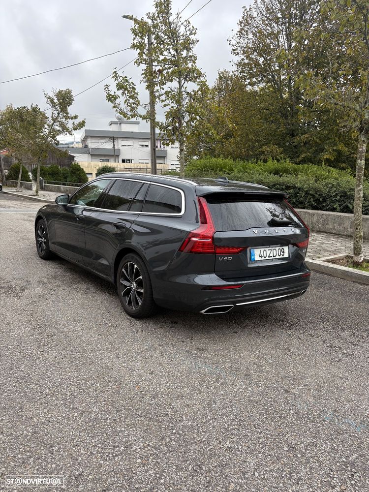 Volvo V60 2.0 D3 Momentum Plus - 4