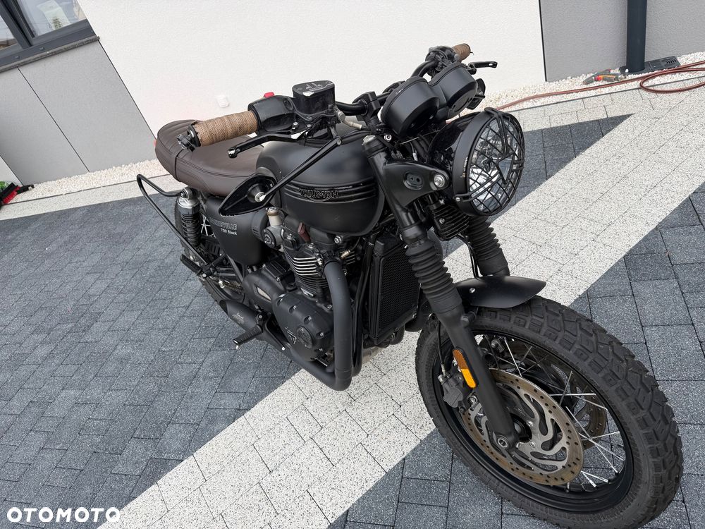 Triumph Bonneville - 5