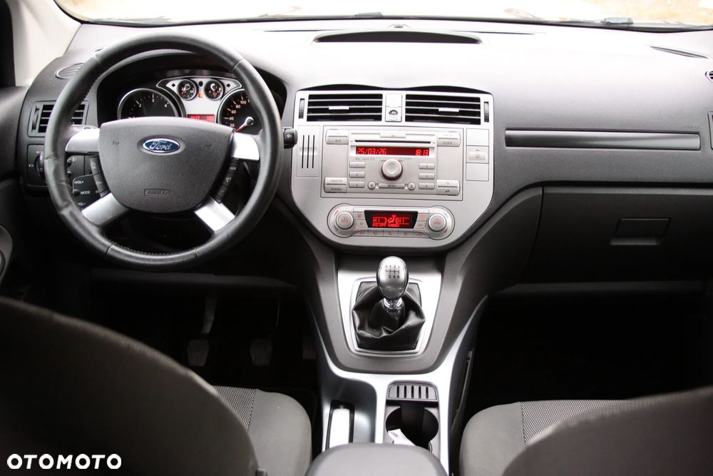 Ford Kuga 2.0 TDCi 4x4 Titanium - 12