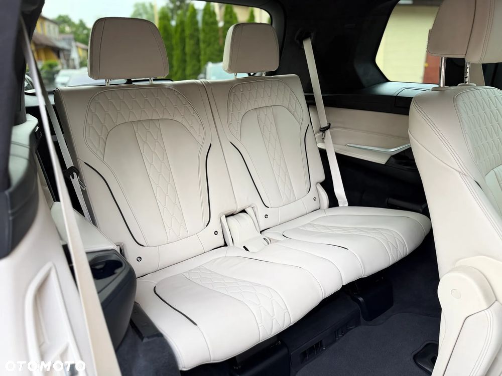 BMW X7 - 34