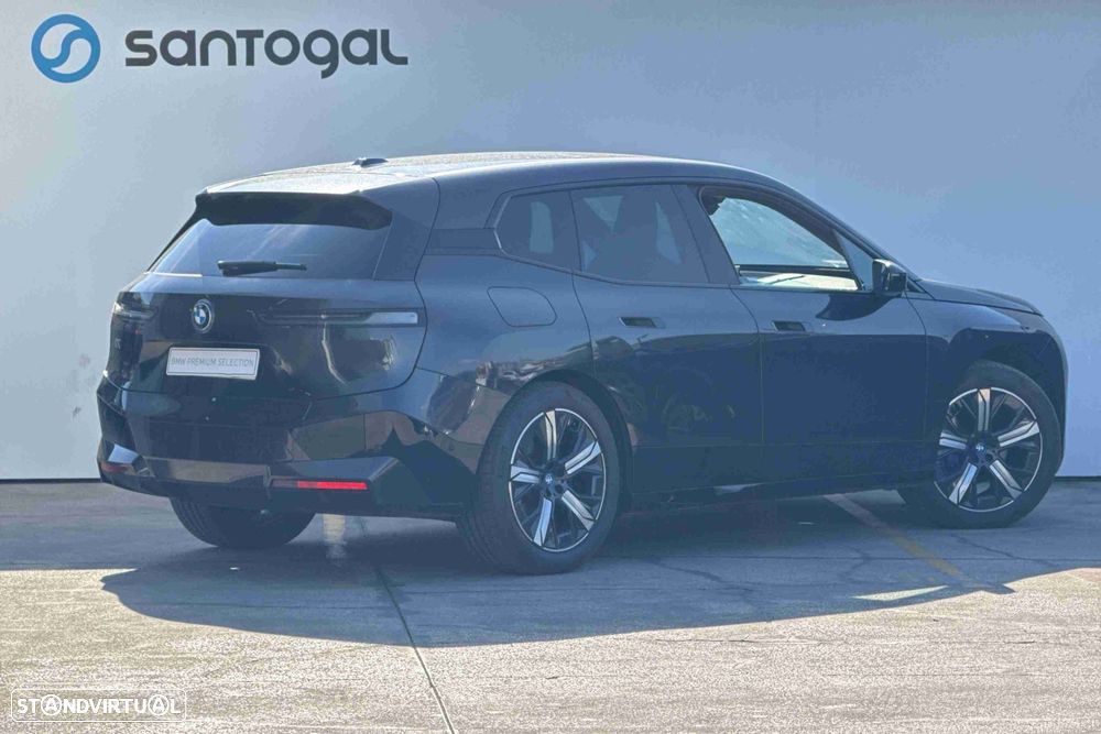 BMW iX xDrive 40 Pack Desportivo - 7