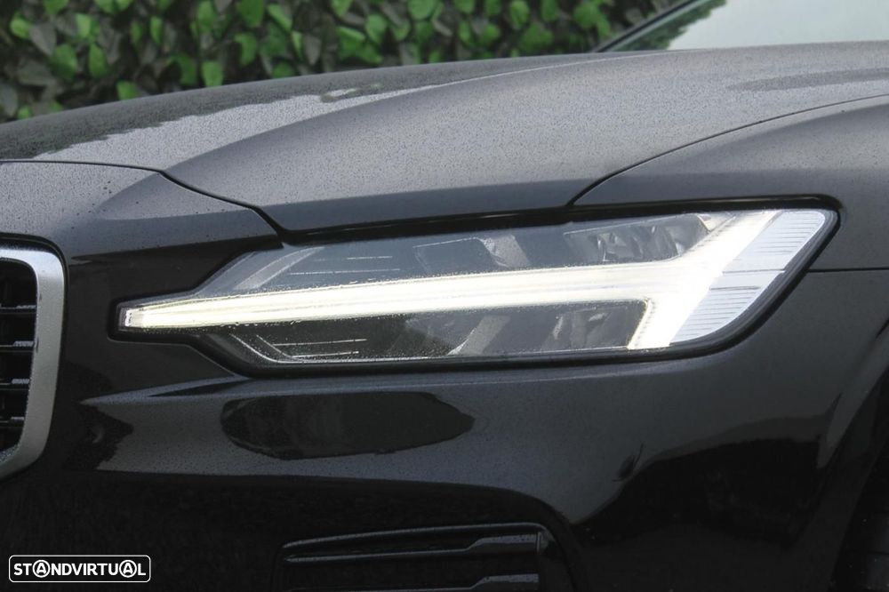 Volvo V60 2.0 T8 AWD TE R-Design - 35