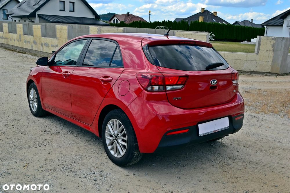 Kia Rio - 10