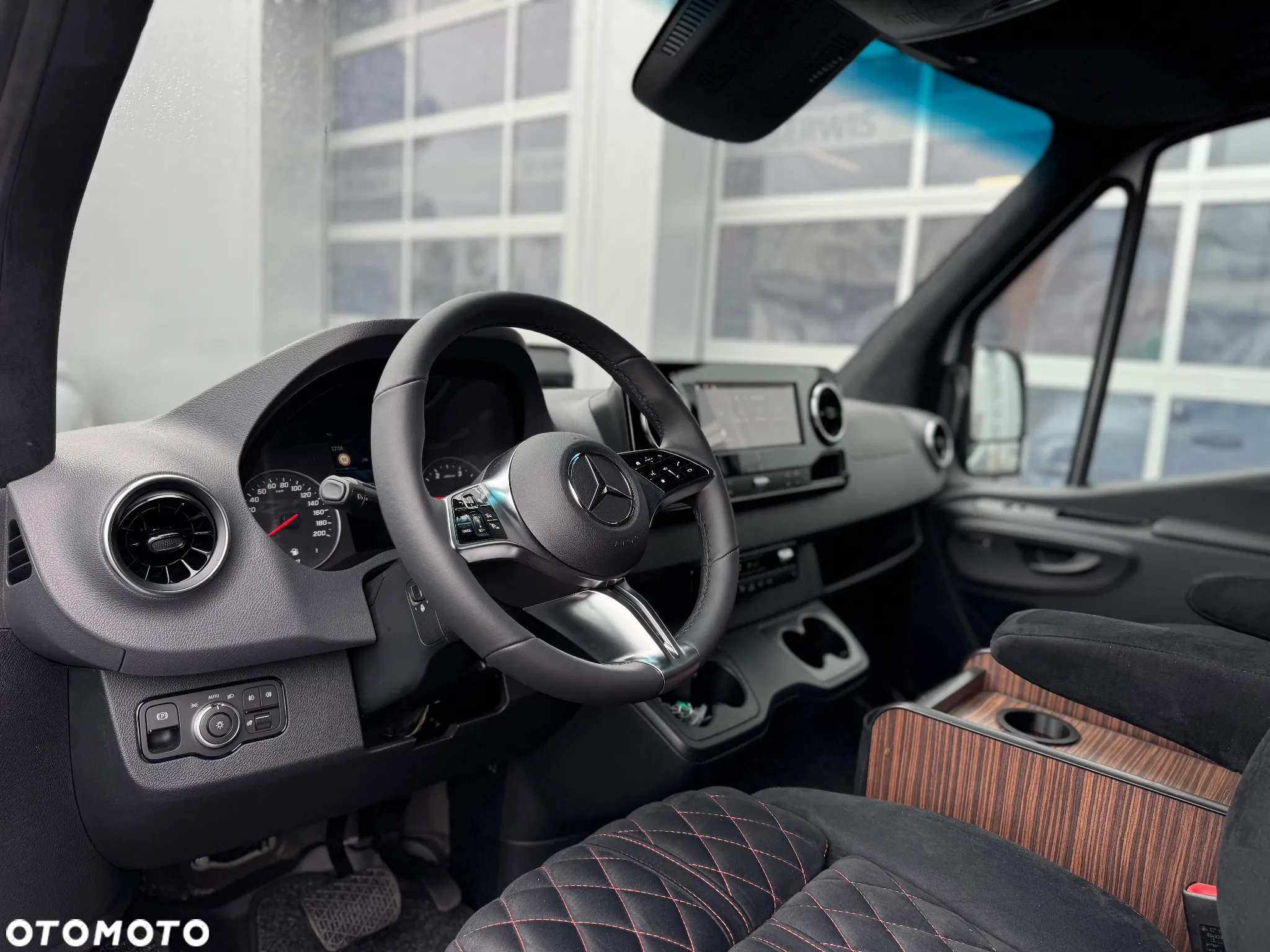 Mercedes-Benz Sprinter - 8