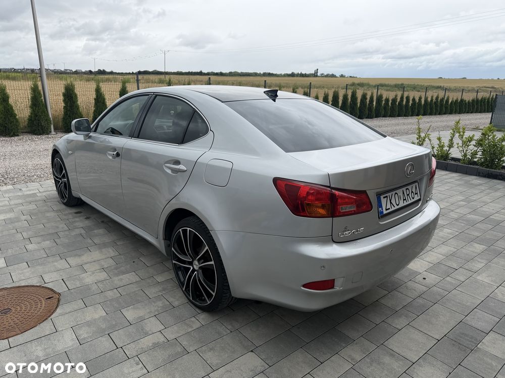 Lexus IS - 6