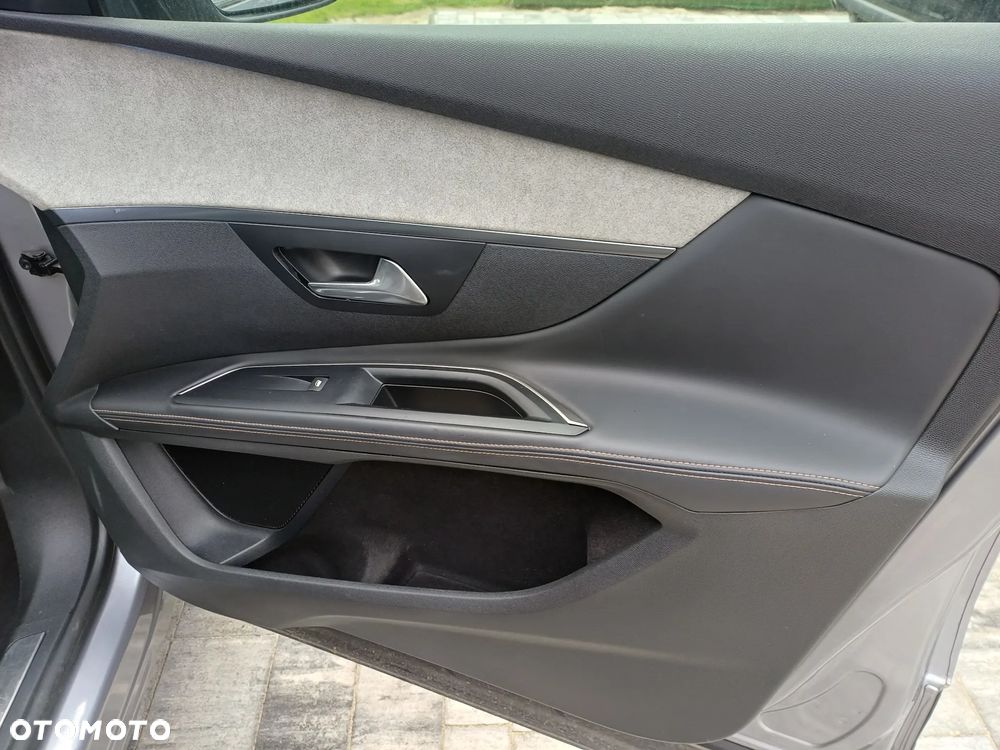 Peugeot 5008 BlueHDi 180 EAT8 GT - 29