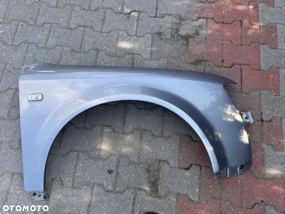 AUDI A4 B6 BLOTNIK LEWY PRAWY - 1