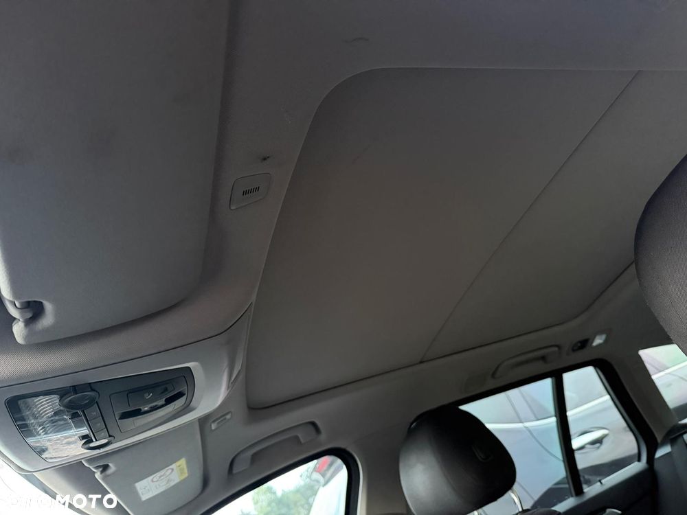 BMW Seria 5 520d xDrive - 12