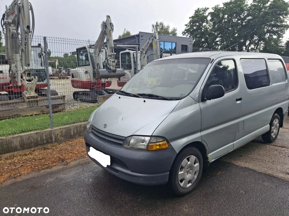 Toyota Hiace - 2