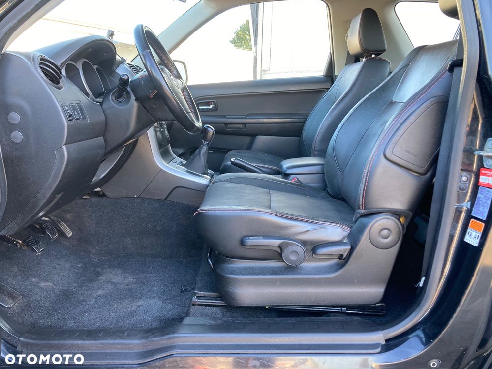 Suzuki Grand Vitara 1.6 Black&White - 4