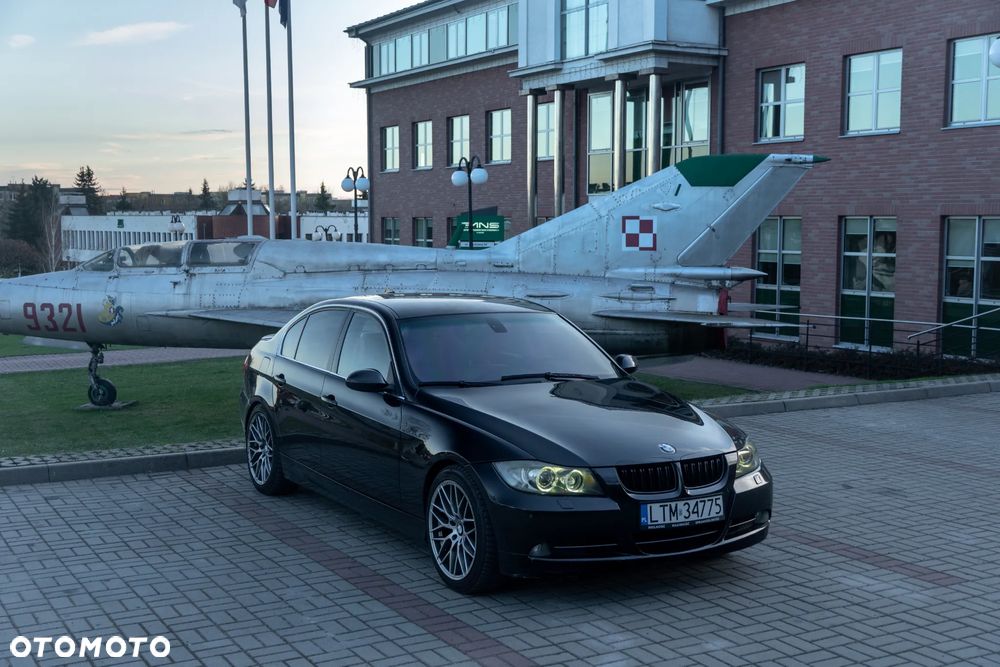 BMW Seria 3 330i - 3