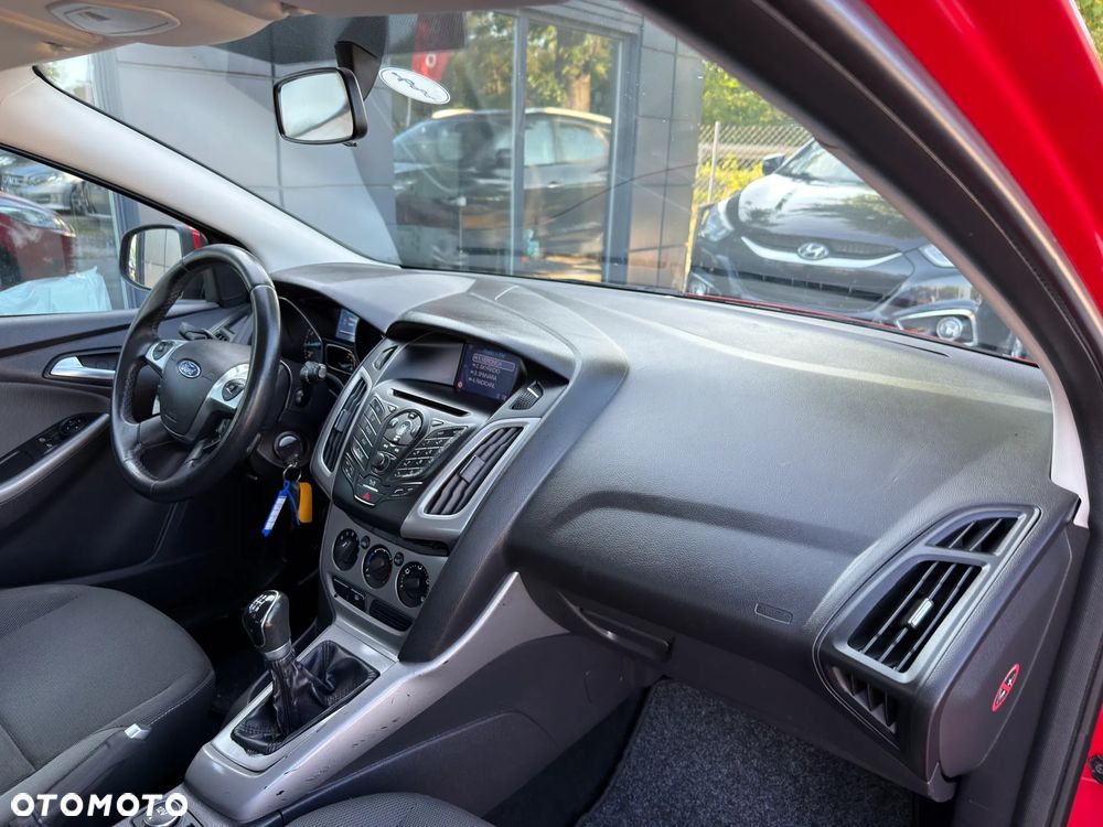 Ford Focus 1.6 Titanium - 24