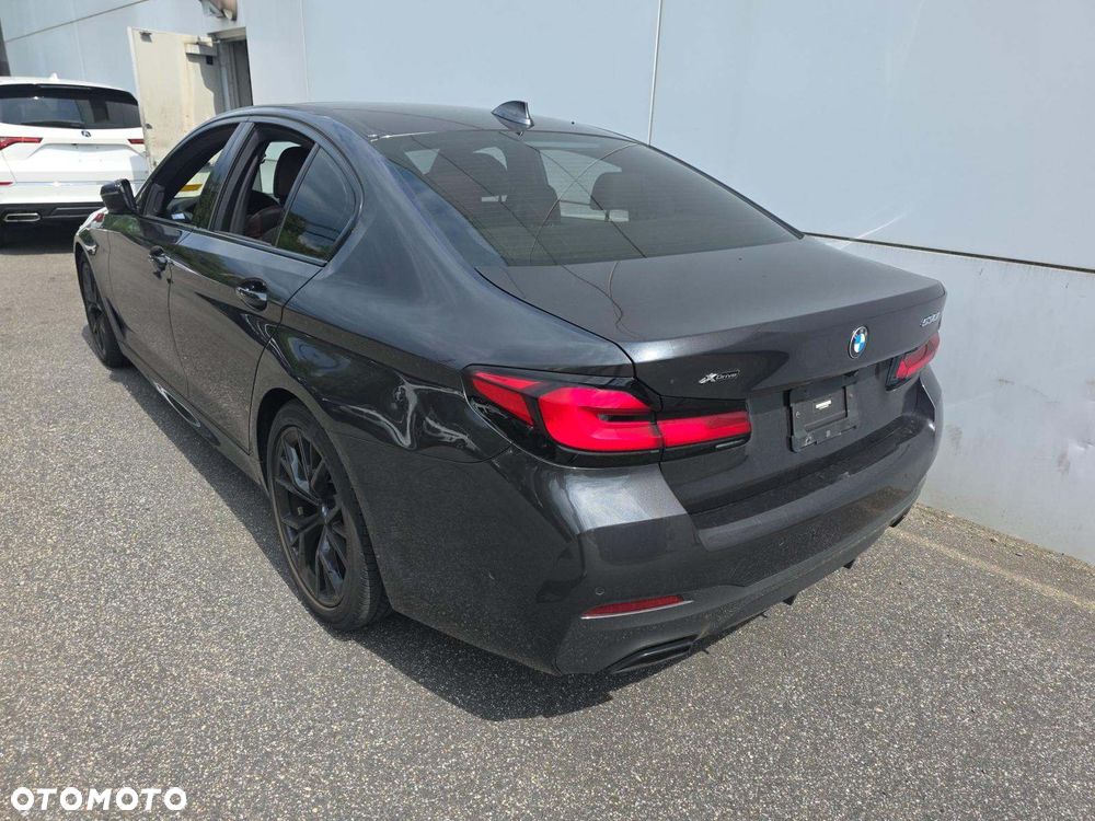 BMW Seria 5 530i xDrive M Sport Edition - 3
